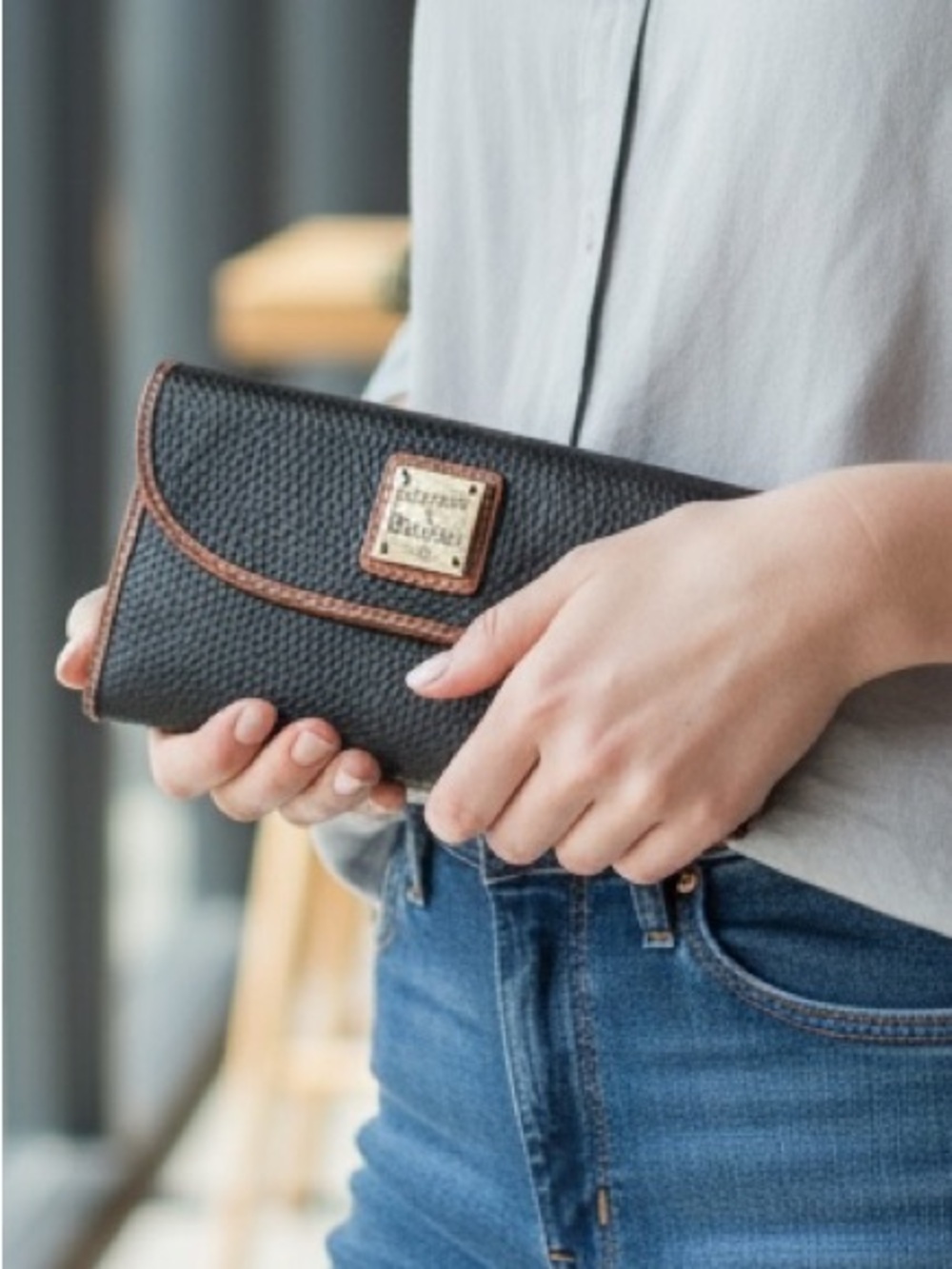 Dooney & Bourke Pebble Grain Continental Wallet Black Leather Brown Trim
